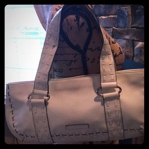 “BCBG MAXAZRIA” Cream Pebble Leather Purse! 👜